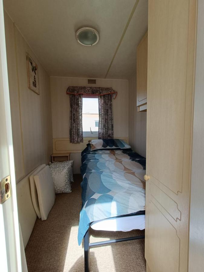 Pet Friendly Caravan Sleeps 5 Campsite *