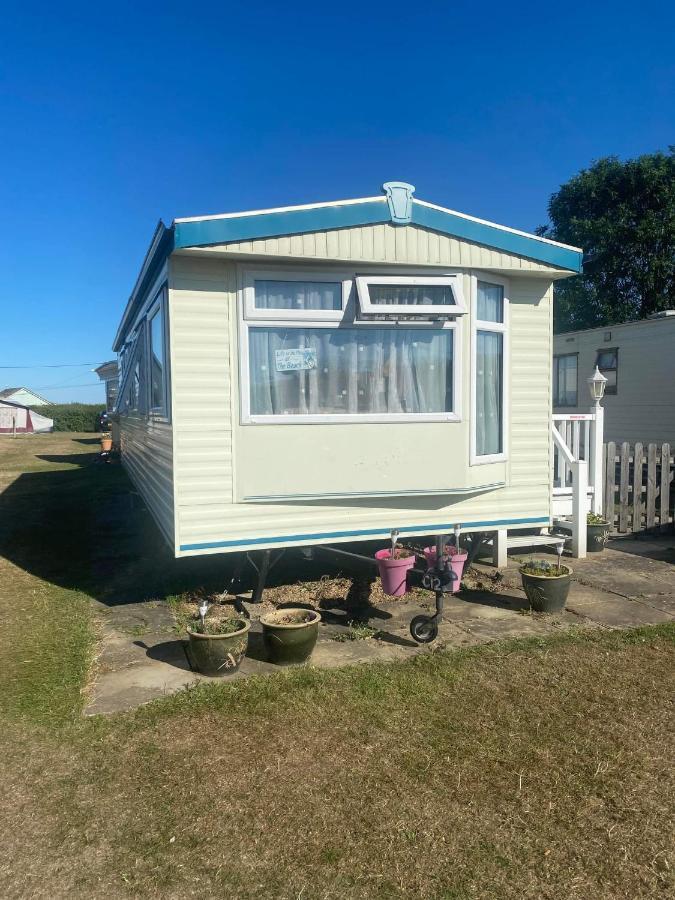 Pet Friendly Caravan Sleeps 5 Hemsby