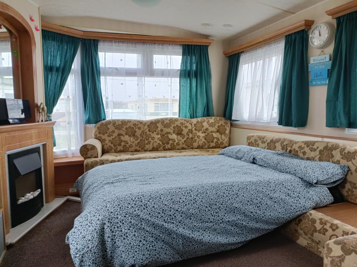Pet Friendly Caravan Sleeps 5 Campsite